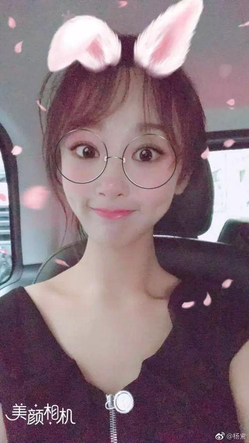 娱乐吃瓜自拍,明星吃瓜自拍背后的故事  第3张