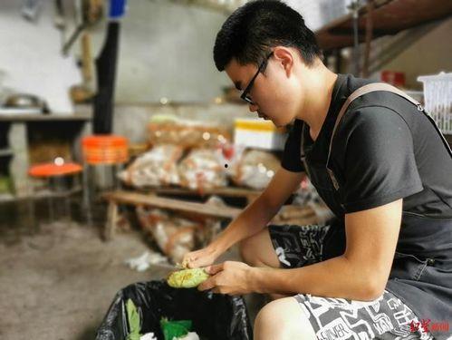 娱乐吃瓜酱男朋友打工,揭秘娱乐圈背后的辛酸与甜蜜 第1张 娱乐吃瓜酱男朋友打工,揭秘娱乐圈背后的辛酸与甜蜜 第1张